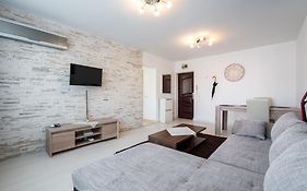 Magnificent Location With Iconic Scenery - Sala Palatului